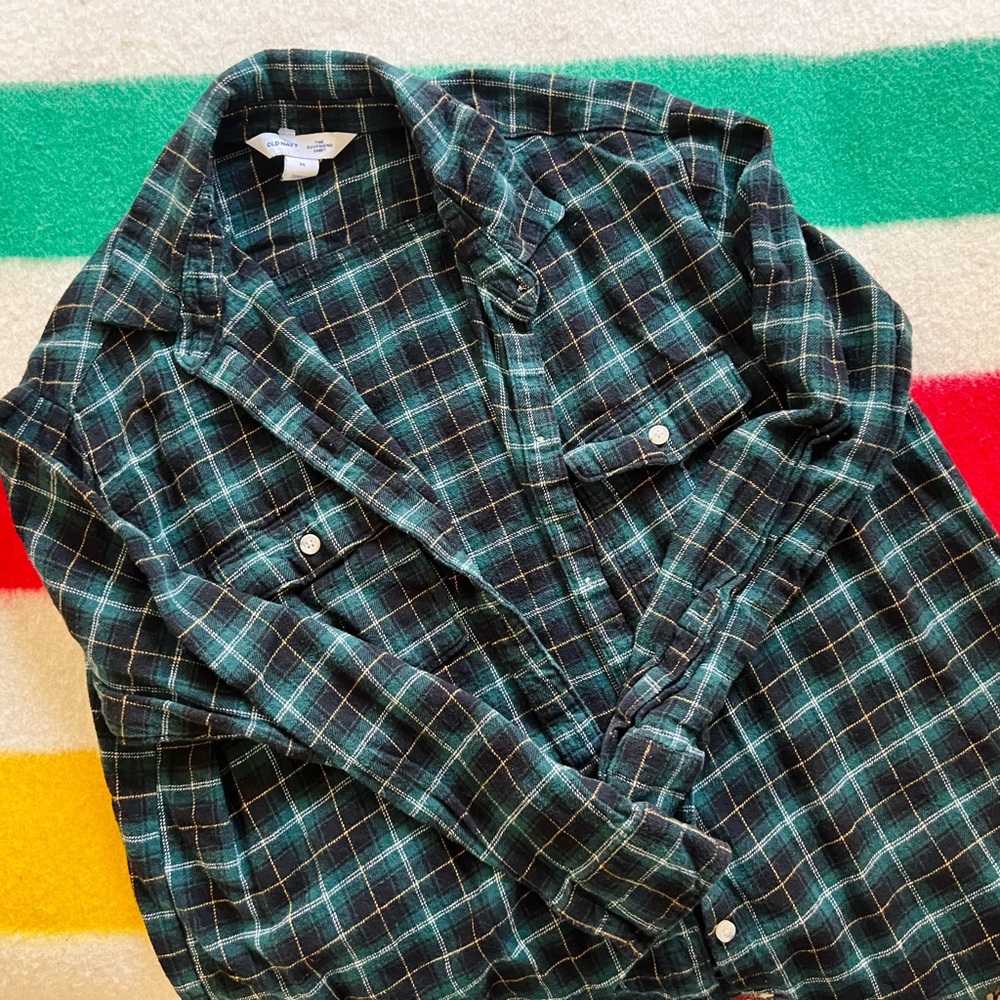 Old Navy Green Plaid Flannel 🌲